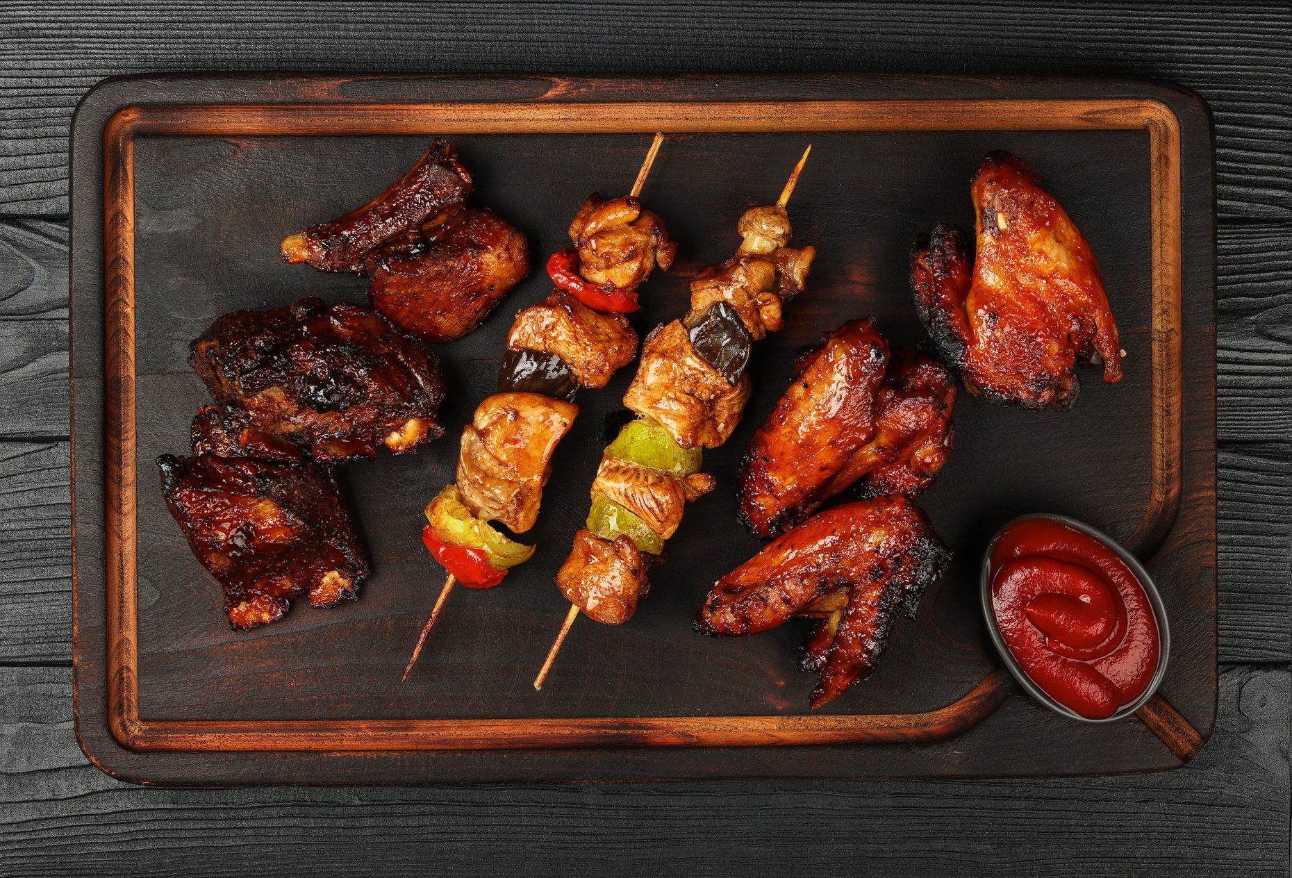 Mixed Barbecue of Chicken Wings and Beef Ribs